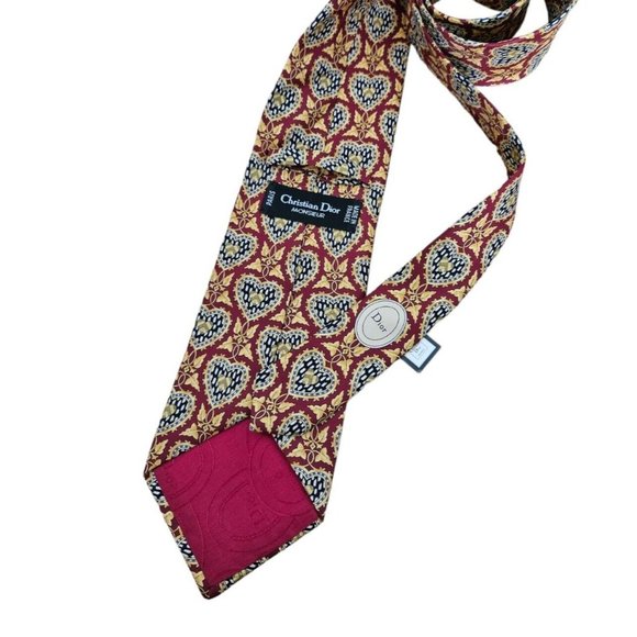 🆕️CHRISTIAN DIOR Red Geometric Heart Silk Tie HANDMADE FRANCE 57"/ 4" NWT - Picture 4 of 6